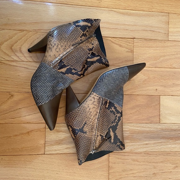 Isabel Marant Latts paneled snake-effect leather ankle boot - Picture 3 of 9